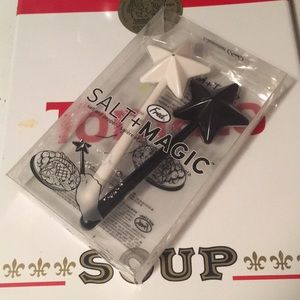 Salt and pepper shakers Fred star fairy wand!🌟🌟